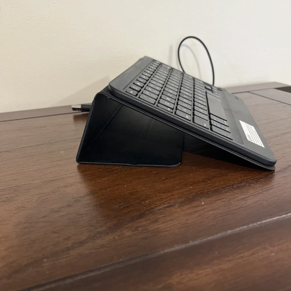 ZAGG Messenger Universal 8